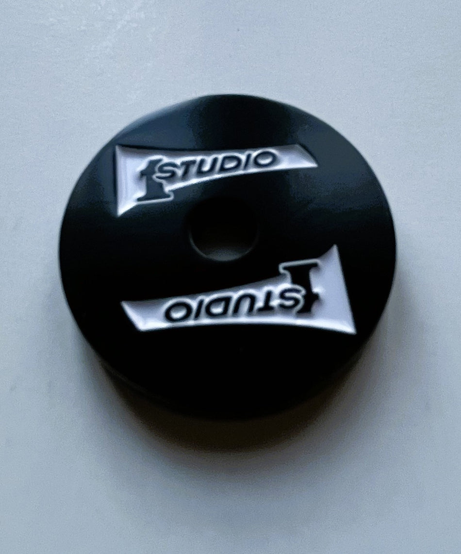 STUDIO ONE Black Metal 45 Adapter